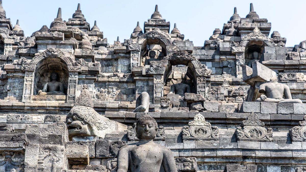 Borobudur : lire et visiter le temple-montagne de Java