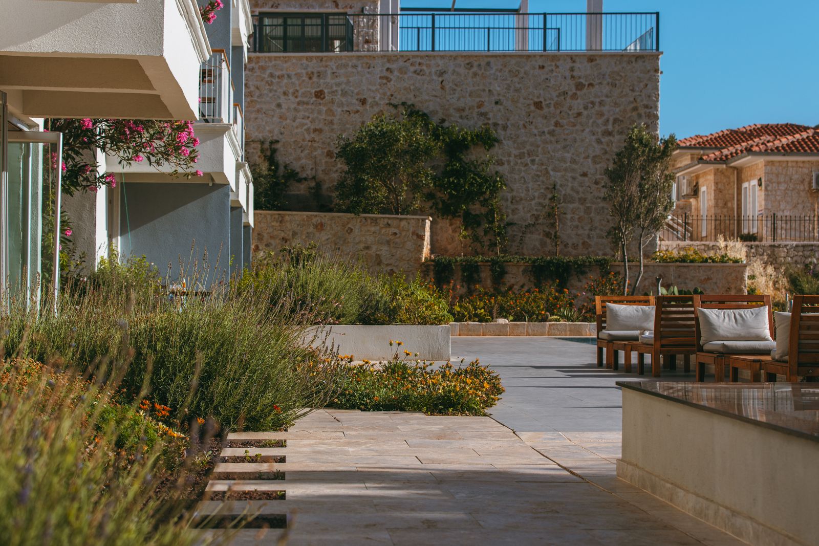 Idées d’aménagement de jardin et terrasse : relier les deux
